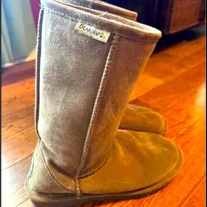 Women’s Brown BearPaw Boots Size 7